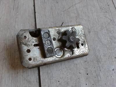 WARTBURG 1,3 Bal hátsó ajtó zárszerkezet mechanikus