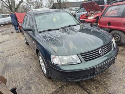 Volkswagen Passat B5 1.6 hátsó lökhárító kompletten 
