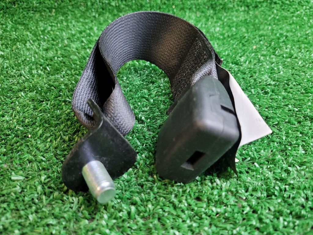 SUZUKI SX4 S-Cross II Hátsó középső Biztonsági Öv Csat 8498561M00 8498561m01 4. kép