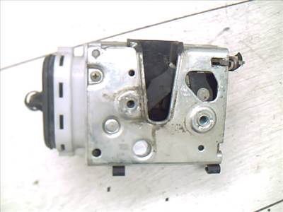 AUDI A6 94-97 Bal hátsó ajtó zárszerkezet központi záras