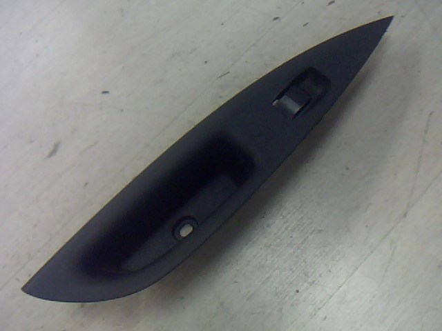 MAZDA 6 02-05 Jobb hátsó ablakemelő kapcsoló 1. kép