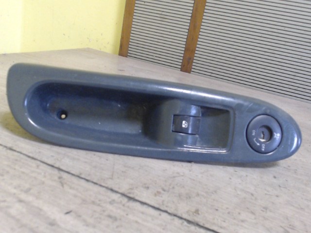 OPEL ASTRA G 97-04 Jobb első ablakemelő kapcsoló 1. kép
