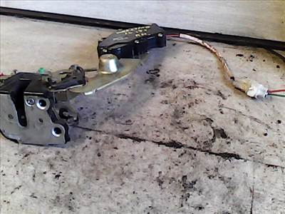 SUZUKI SWIFT 96-05 Bal hátsó ajtó zárszerkezet központi záras