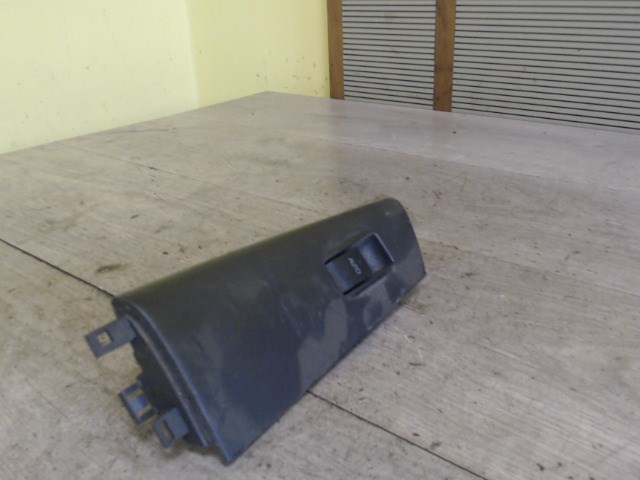 TOYOTA COROLLA E120 04.06-07.01 Jobb első ablakemelő kapcsoló 1. kép