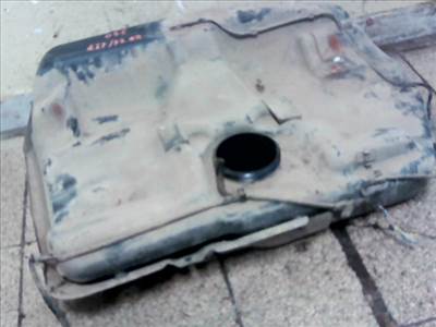 VOLVO S40 2000.06.01-2004.05.31 Üzemanyagtank