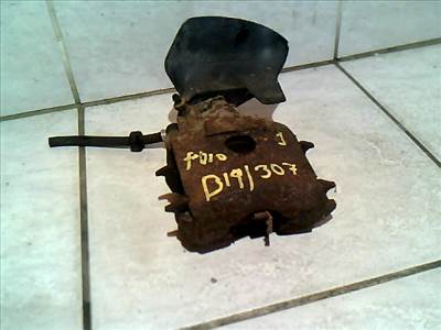 VOLKSWAGEN POLO IV. 99-02 Jobb első féknyereg munkahengerrel