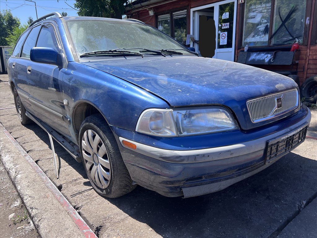 Volvo V40 1.9D bontott alkatrészei 1. kép