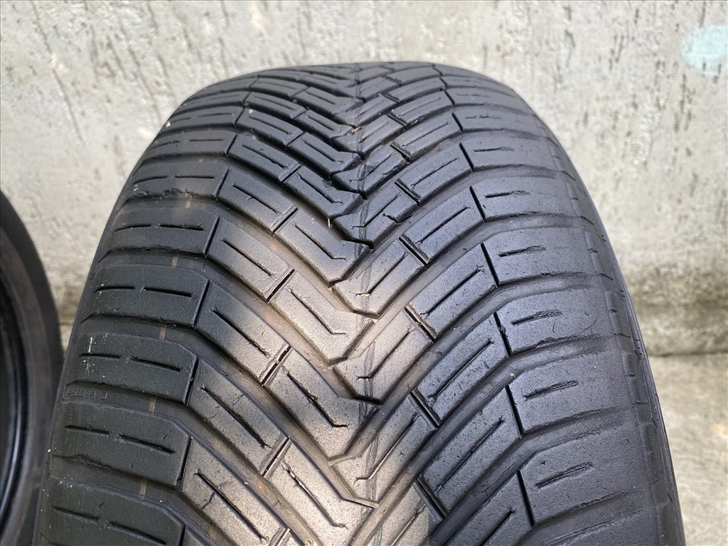  225/5518" használt Continental négyévszakos gumi gumi 7. kép
