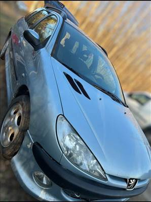 Peugeot 206 bontott alkatrészei