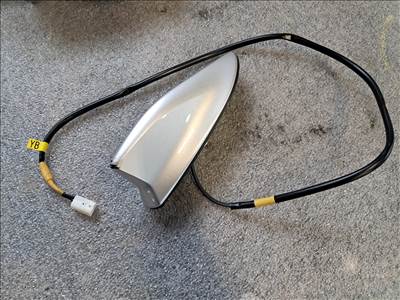 Toyota Auris (E180) gps antenna 