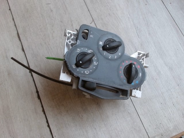 DACIA LOGAN 04.11-08.06 Fűtés vezérlő panel 1. kép