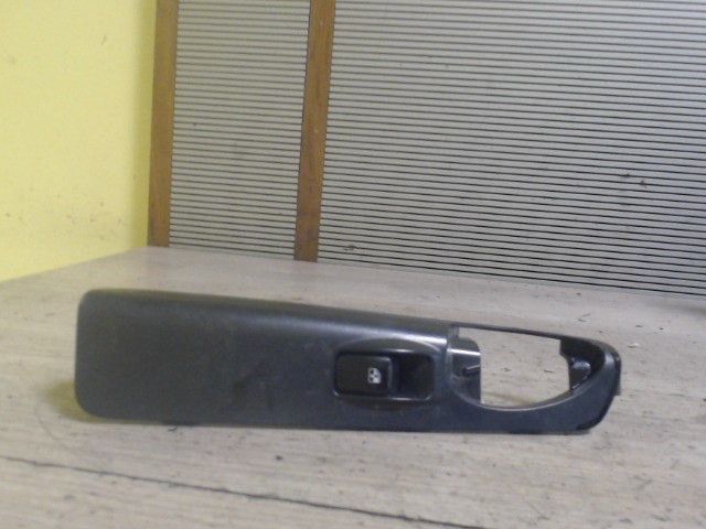 DAEWOO Tacuma 02-08 Jobb hátsó ablakemelő kapcsoló 1. kép