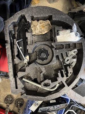 Seat León II emelő készlet 