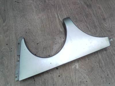 MERCEDES E W210 95.06-99.06 Bal fényszóró alatti bajusz díszléc