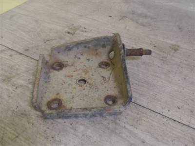 MITSUBISHI L200 Laprugó tartó bak