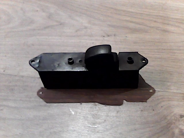 MITSUBISHI LANCER 96-98 Jobb hátsó ablakemelő kapcsoló 1. kép