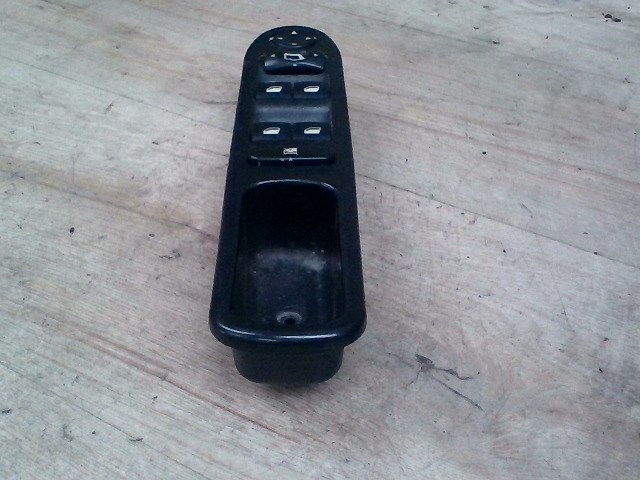 PEUGEOT 307 05-07 Bal első ablakemelő kapcsoló 1. kép