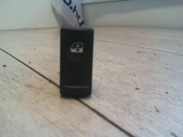 RENAULT R19 92- Jobb első ablakemelő kapcsoló 1. kép