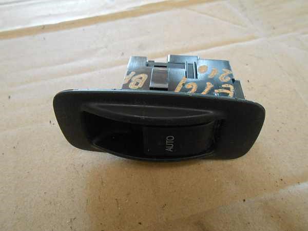 TOYOTA COROLLA E120 04.06-07.01 BAL HÁTSÓ ABLAKEMELŐ KAPCSOLÓ 1. kép