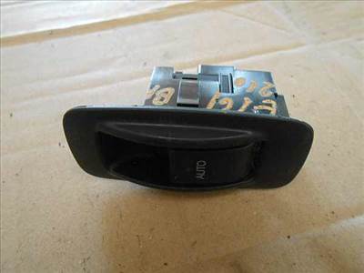 TOYOTA COROLLA E120 04.06-07.01 BAL HÁTSÓ ABLAKEMELŐ KAPCSOLÓ