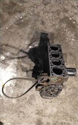 WARTBURG 1,3 Motor. benzin fűzött blokk hengerfej nélkül