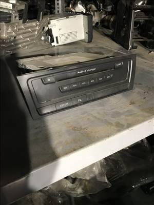 Audi A5 (B8 - 8T) cd tár  8t1035110c