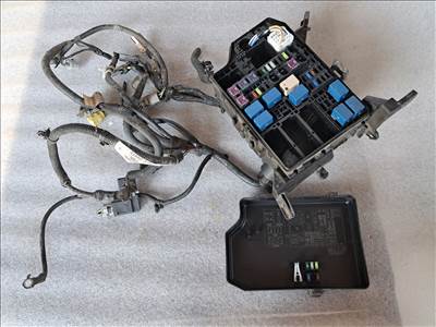 Suzuki SX4 S-Cross I 1.6  biztosítékdoboz