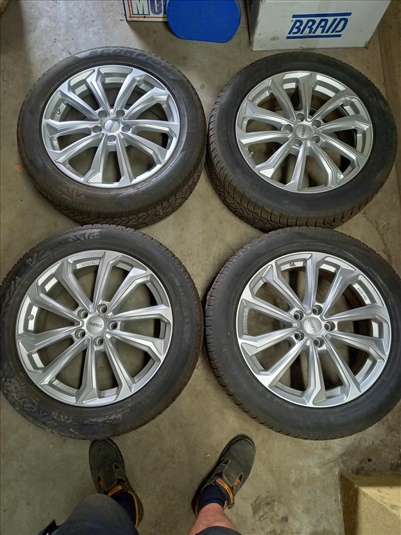 Hyundai Ionic5 5x114.3-as 7.5x19" újszerű Dezent alufelni, 235/55 használt Pirelli téli gumi sxx1 1. kép