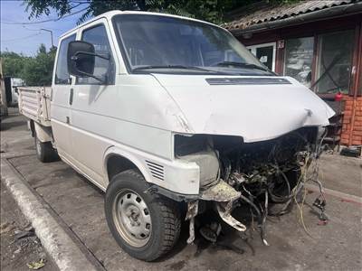 Volkswagen Transporter T4 2.4D bontott alkatrészei