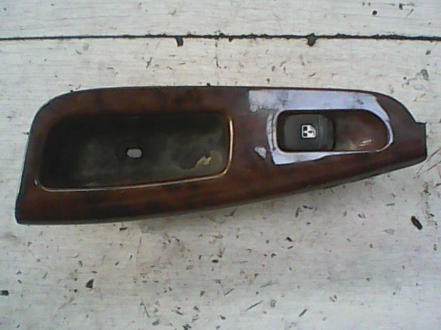 DAEWOO NUBIRA 99-03 Bal hátsó ablakemelő kapcsoló 1. kép