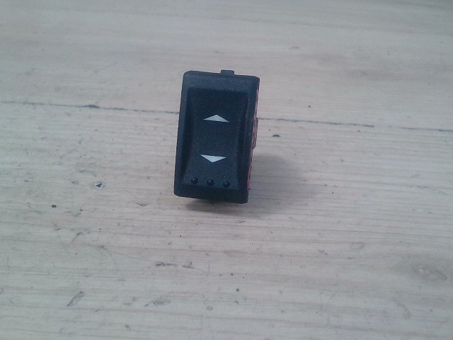 FORD MONDEO 01-07 Jobb első ablakemelő kapcsoló 1. kép