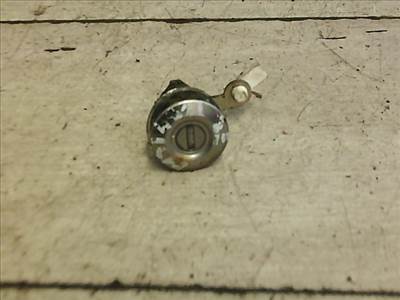 MAZDA DEMIO 98.08-00.05 Jobb első ajtó dugózár