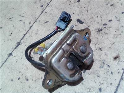 NISSAN PRIMERA P10 90.10-96.10 Csomagtér ajtó zárszerkezet