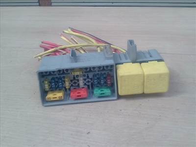 RENAULT MEGANE 02-05 Biztosítéktábla BCM BSI BSM SAM GEM modul Utastér