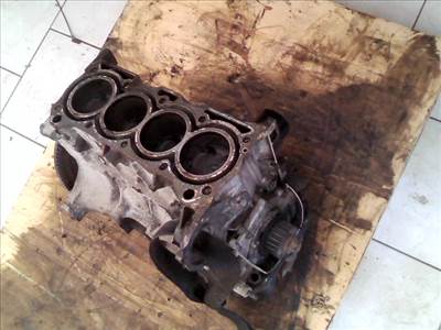 SUZUKI SWIFT 96-05 Motor. benzin fűzött blokk hengerfej nélkül