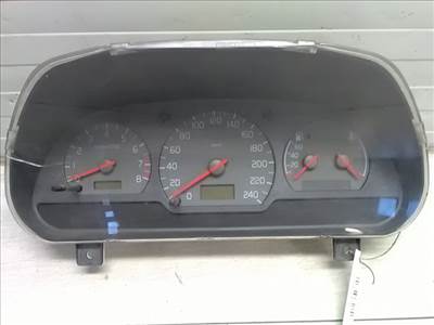 VOLVO V40 Kilométeróra