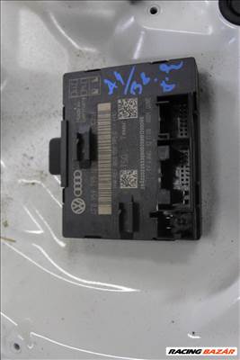 Audi A4/B8 Jobb hátsó ajtó vezérlő  4f0959795n
