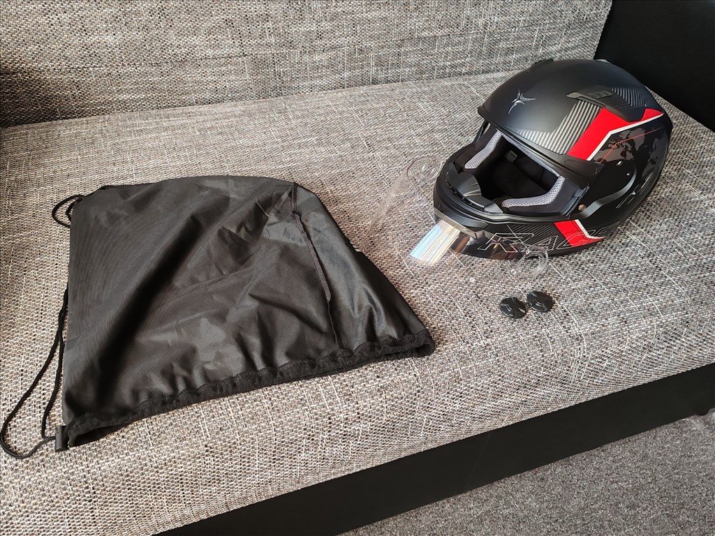 Eladó SECA Falcon II Race World bukósisak!!! 1. kép