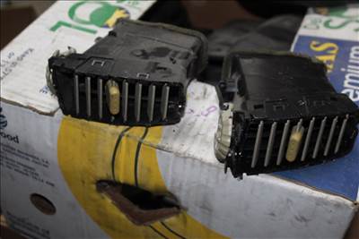 Nissan Micra V jobb oldali szellőző (68750 AX600)