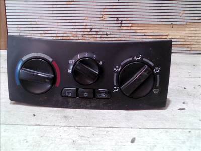 MITSUBISHI Space Star 2000.09.01-2004.12.03 Fűtés vezérlő panel