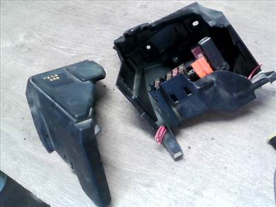 RENAULT SCENIC 03-06 Biztosítéktábla BCM BSI BSM SAM GEM modul Motortér
