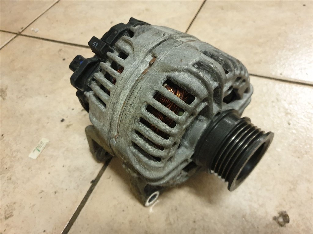 Opel Astra H 1.6 Generátor Z16xer A16xer Z18xer A18xer AK 13229984 1. kép