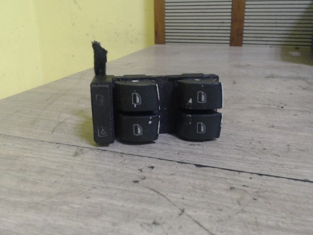 AUDI A4 01-04 Bal első ablakemelő kapcsoló 1. kép