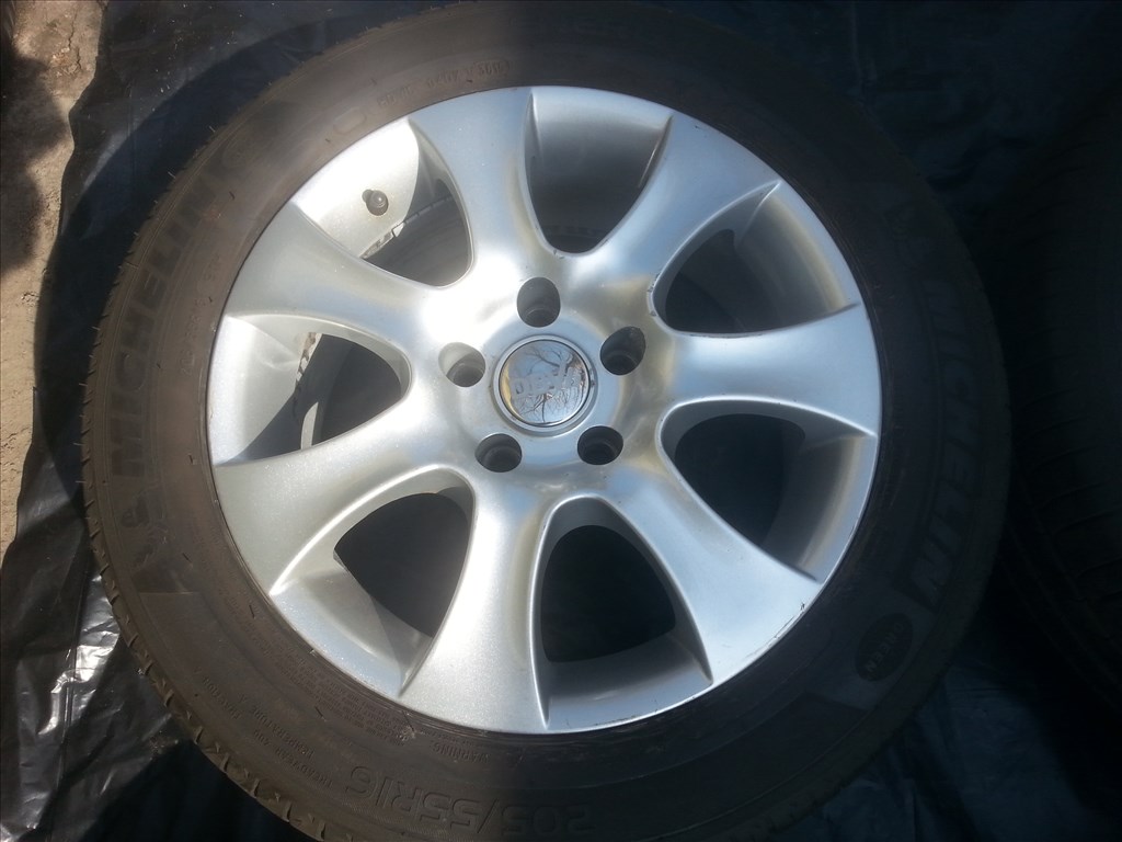  Audi/VW/Skoda/Seat alufelni, rajta 205/55R16 Michelin nyári gumi  4. kép