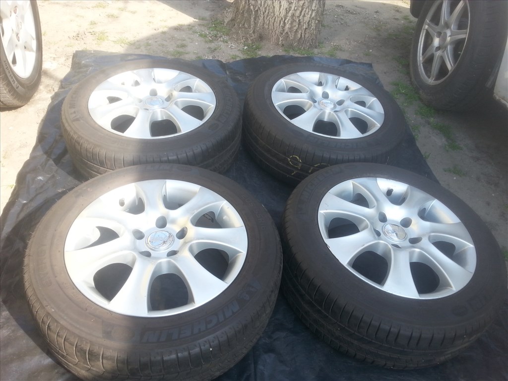  Audi/VW/Skoda/Seat alufelni, rajta 205/55R16 Michelin nyári gumi  5. kép