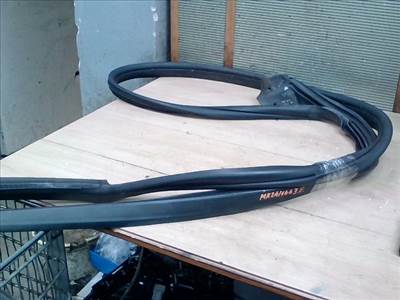 ALFA ROMEO ROMEO Mito 2008.11.01- Jobb első ajtó kéder gumi