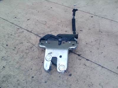 AUDI A8 2003.01.01-2010.02.28 Csomagtér ajtó zárszerkezet