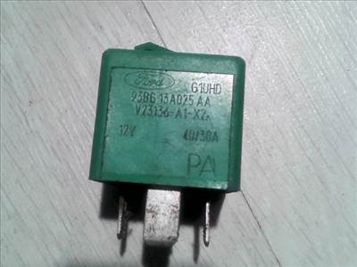 FORD ESCORT 95- Relé