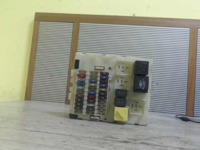 FORD FOCUS 98-04 Biztosítéktábla BCM BSI BSM SAM GEM modul Utastér 1. kép