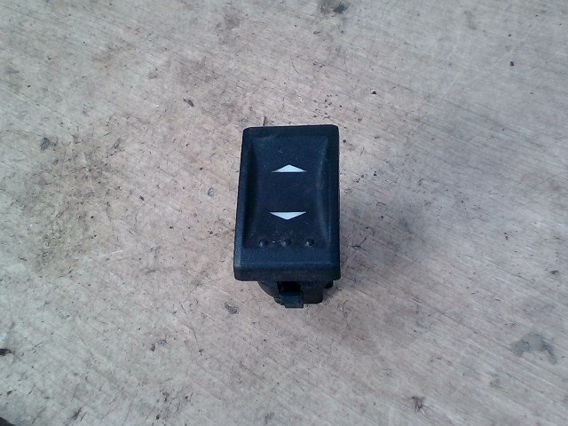 FORD MONDEO 01-07 Jobb első ablakemelő kapcsoló 1. kép